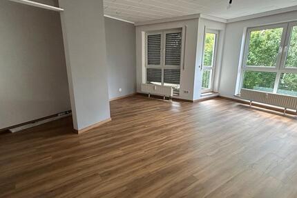 Helle 3-Raum Wohnung mit Balkon und Stellplatz in ruhiger Lage