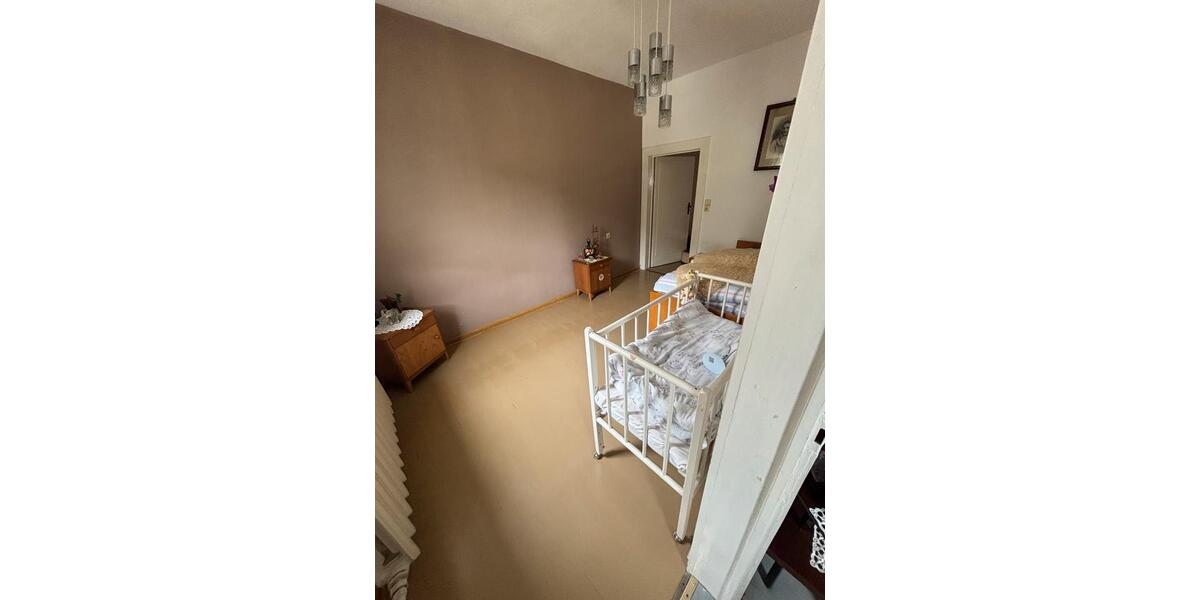 Reihenhaus Ohrdruf - 7 Zimmer, 128 m&sup2;, 185.000&euro; | Angebot:26962381
