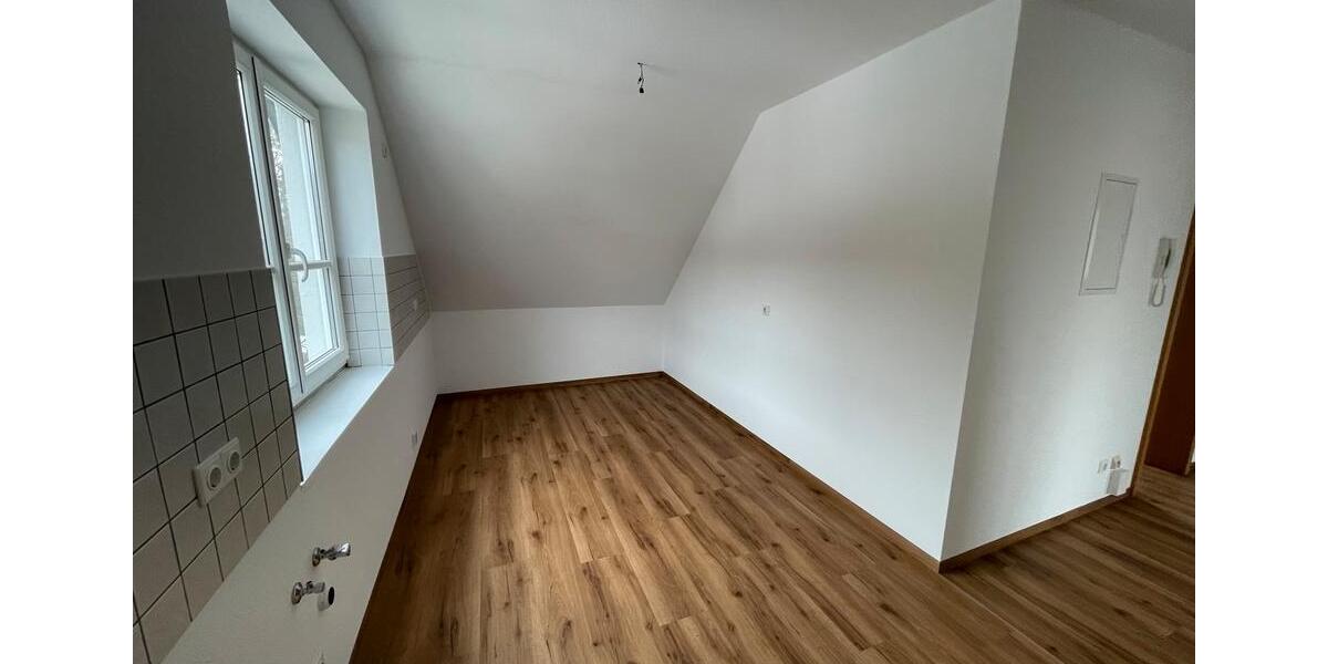 Dachgeschoßwohnung Geratal Geraberg - 2.5 Zimmer, 75 m&sup2;, 643&euro; | Angebot:25980858