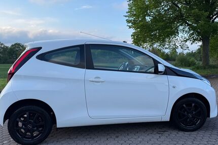 Toyota Aygo (X) 63.742 km 8.950 &euro; Ohrdruf 99885
