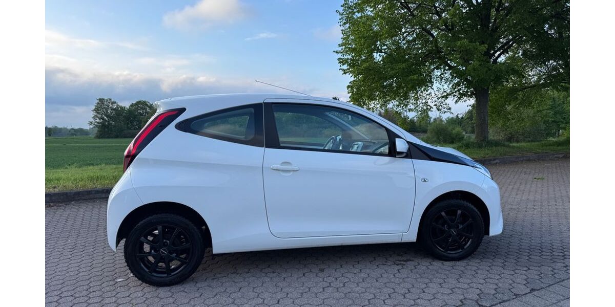 Toyota Aygo (X) 63.742 km 8.950 &euro; Ohrdruf 99885