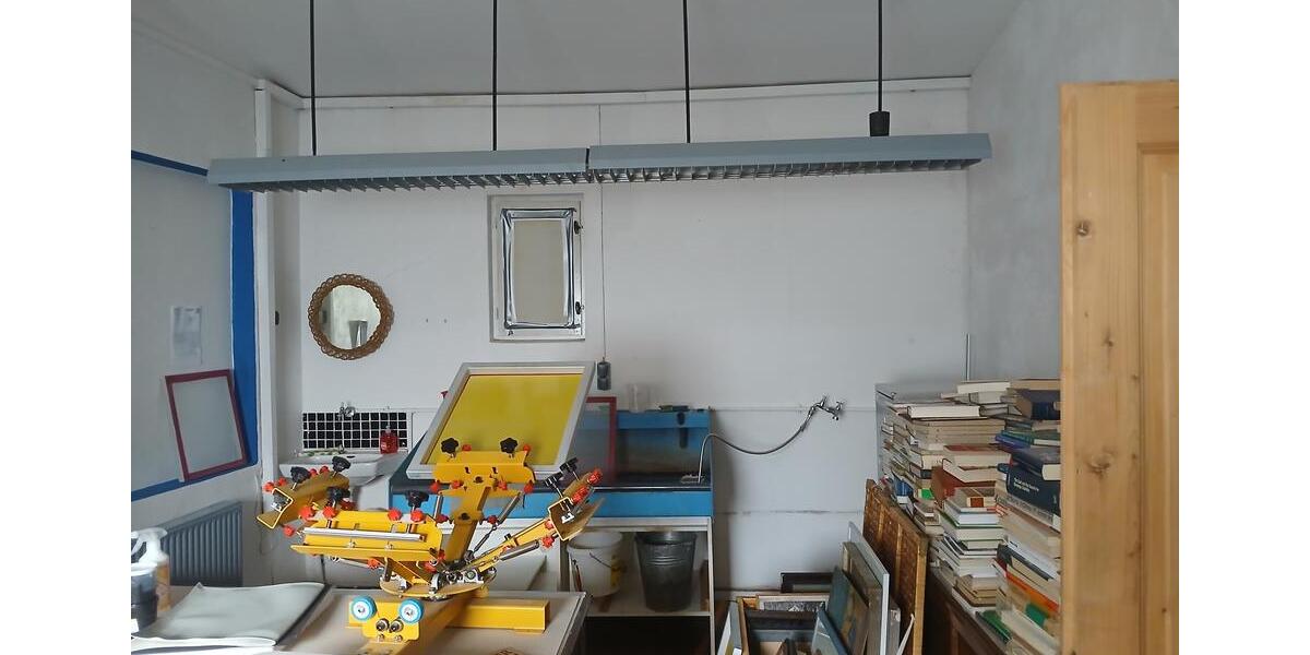 Vermiete WerkshalleLagerBüro mit Potential zimmer