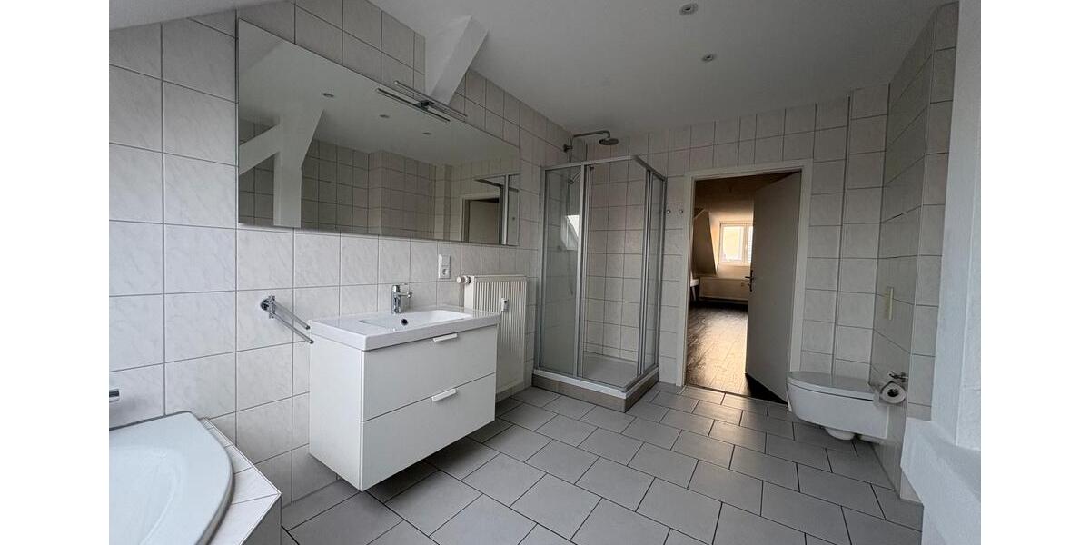 Etagenwohnung Erfurt Johannesplatz - 3 Zimmer, 108 m&sup2;, 864&euro; | Angebot:25868163